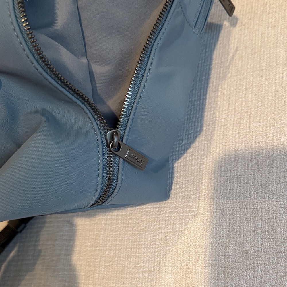 Away Everywhere Bag in coast - Picture 5 of 8